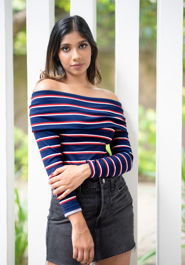 FITTED OFF SHOULDER BLUE STRIPE TOP 